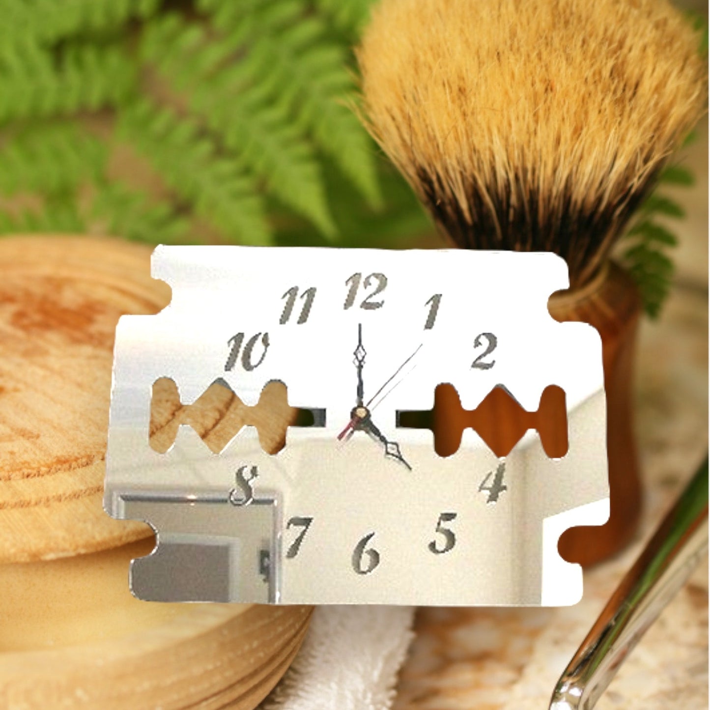 Razor B Lade Clock